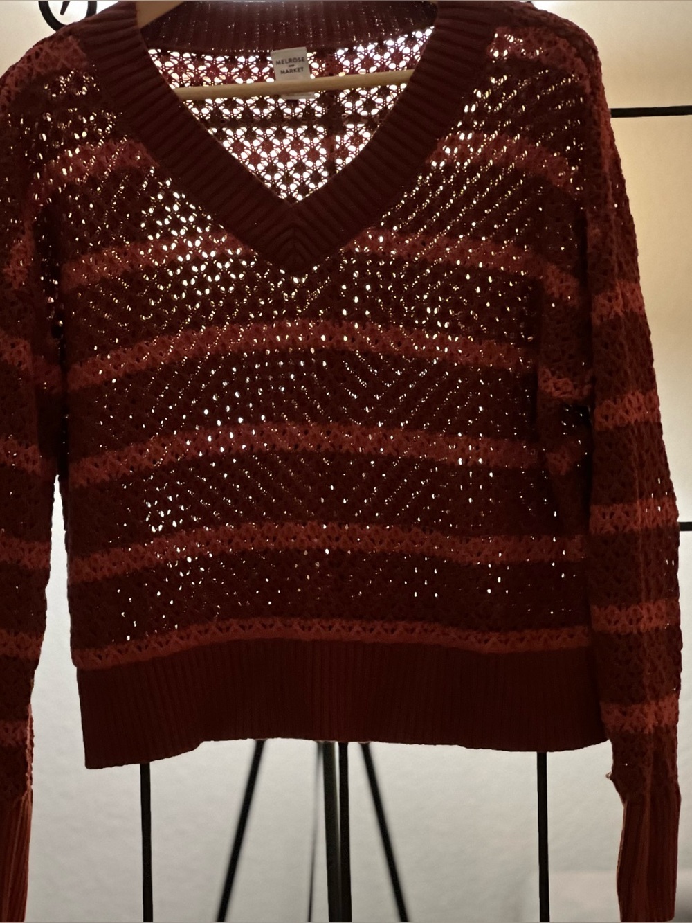 Melrose and Market Open Knit Striped V-Neck Sweater Rust, Burgundy, Size Small